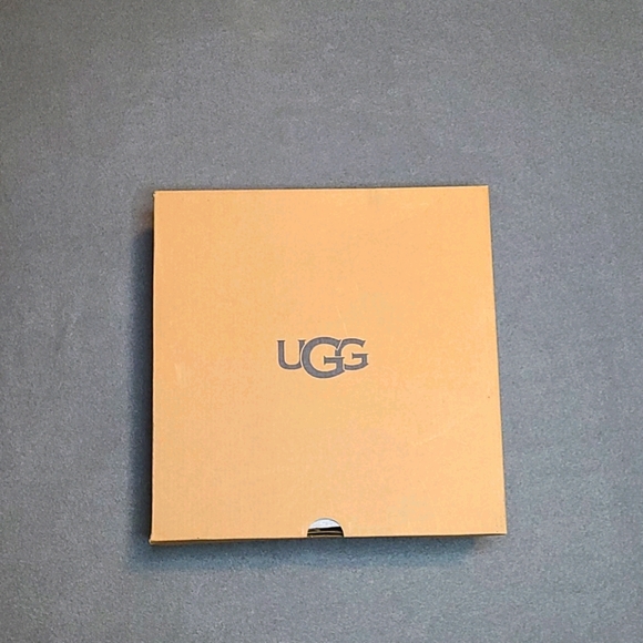 UGG Slippers - Picture 8 of 9